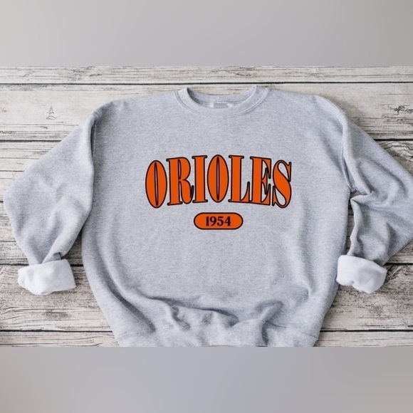 Gildan Tops - Orioles Offset Crewneck